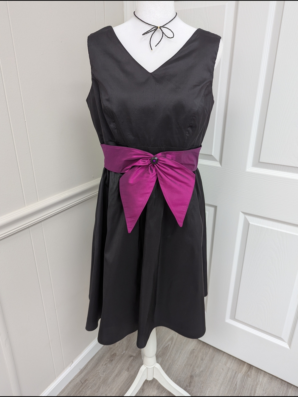 Paula Varsalona Black V-Neck Dress with Magenta Sash Bow 100 Silk